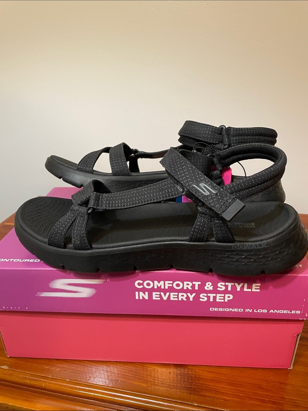 NWT Women's Size 11 Black Strappy Comfort Sandals by Skechers. - Picture 3 of 6